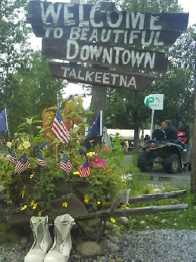 058 Talkeetna Sign 4th July 2010.jpg